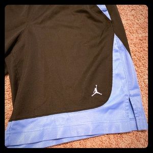 Jordan Basketball Shorts. XL.